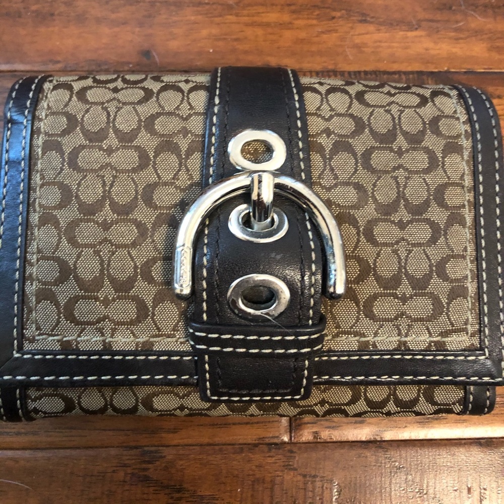 Coach wallet brown color